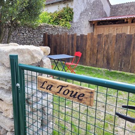 Gite La Toue Saint-Dye-sur-Loire Exterior photo
